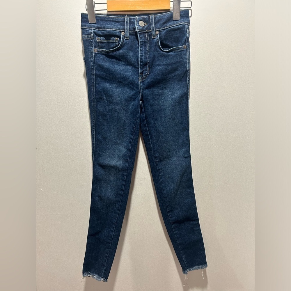 WE THE FREE, size 25 blue denim jeans, straight leg, button/zipper front